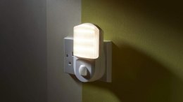 Auraglow Super Bright Plug in PIR Motion Sensor Hallway Living Aid Safety LED Night Light